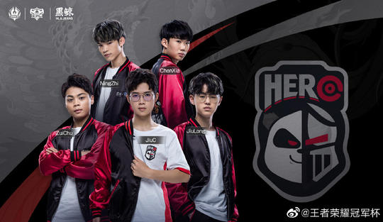 于社交媒体 于社交媒体