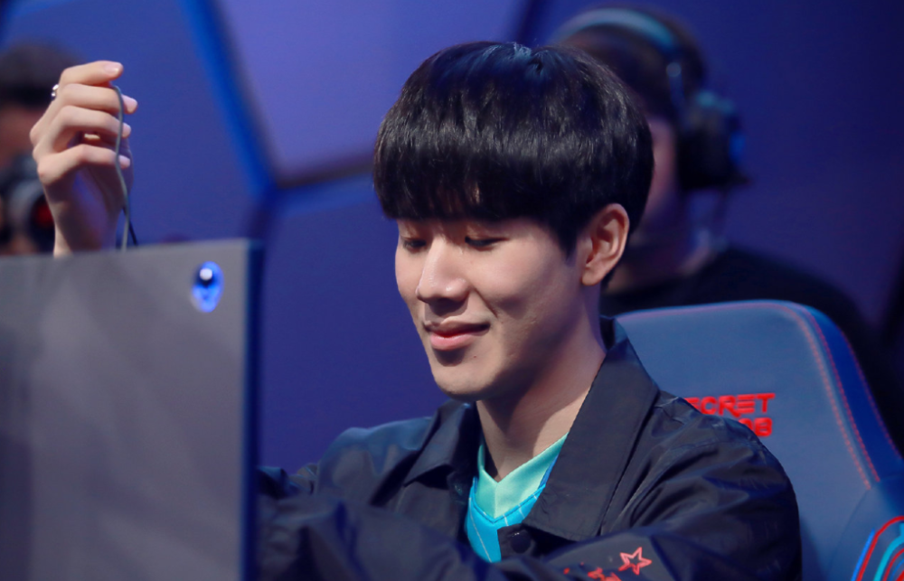 为亚洲羽毛 为亚洲羽毛