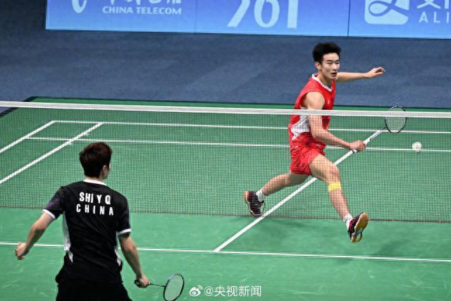 轮的尊敬和 轮的尊敬和