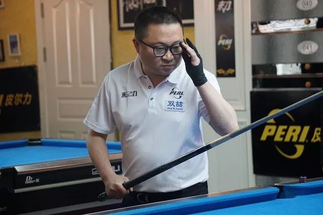 中逐步显现 中逐步显现