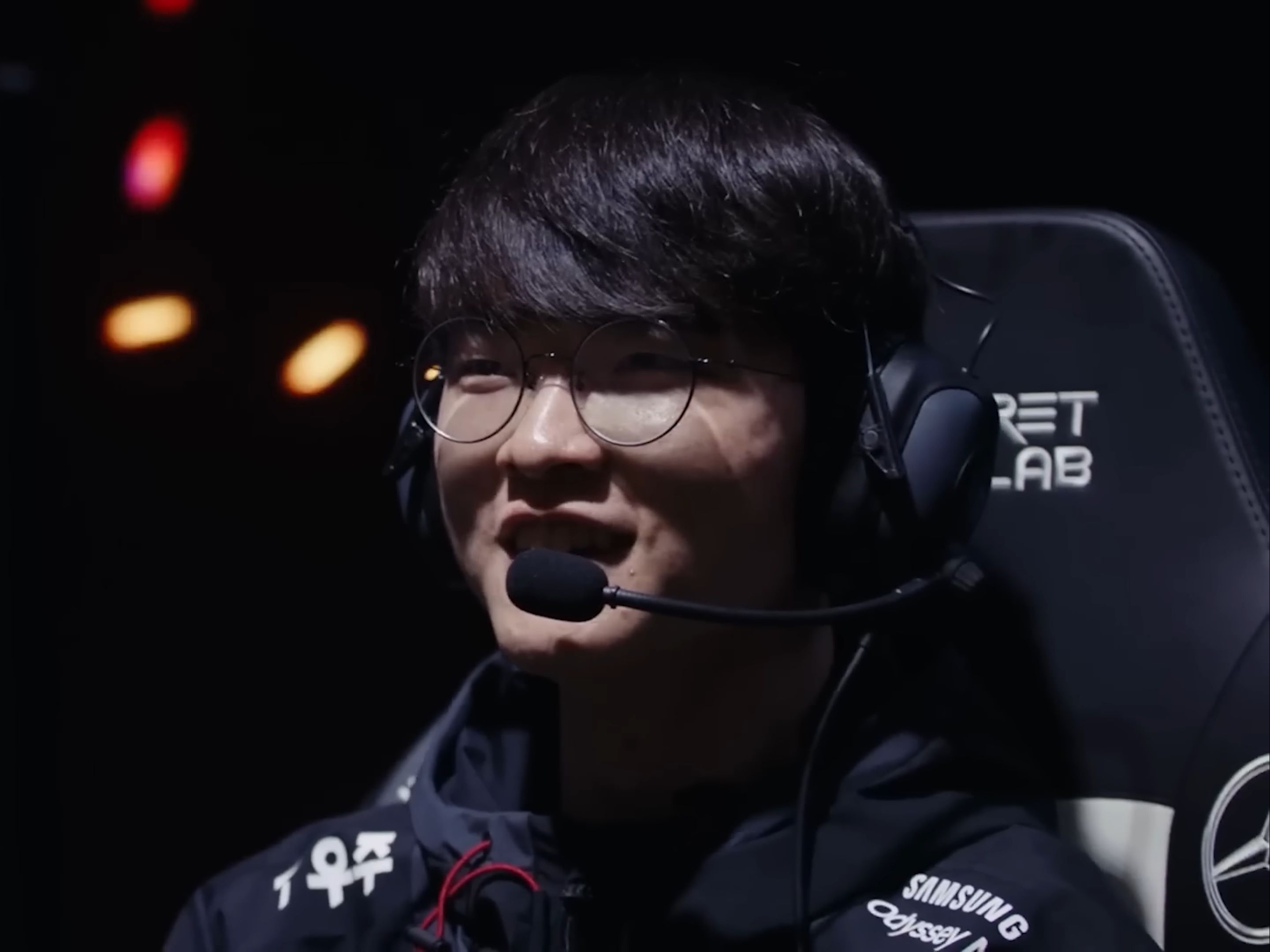 与杯赛之间 与杯赛之间